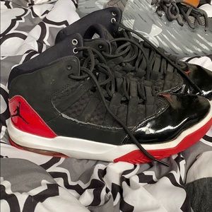 Jordan Max Aura off court shoes
